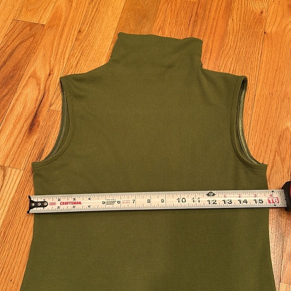 House of Harlow sleeveless mock neck knit olive dress.  Size S - Picture 7 of 9
